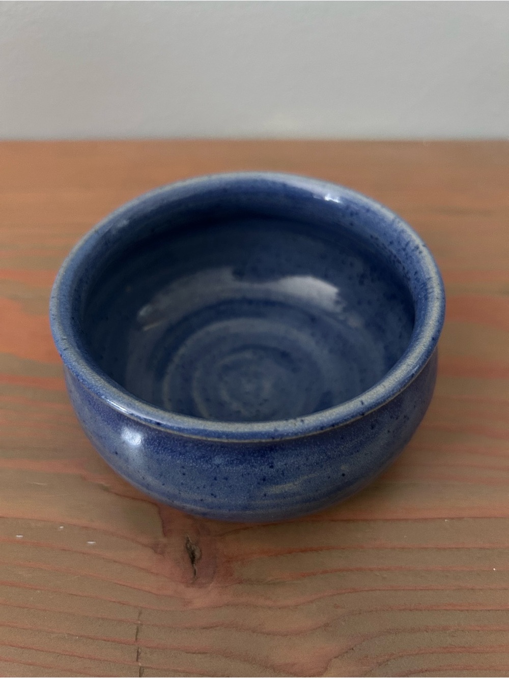 Blue pottery bowl w/lip